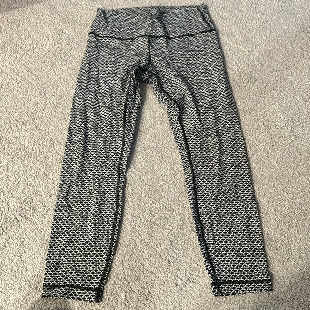Lululemon Wunder Under high Rise Patterned 7/8 leggings